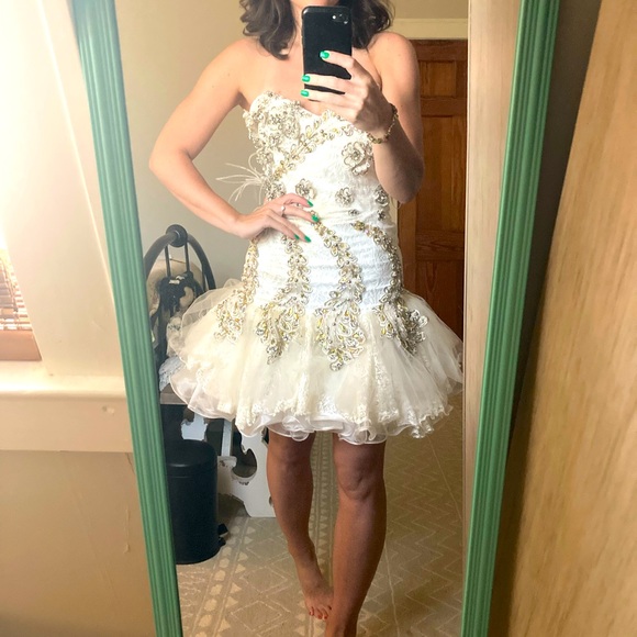 Terani Couture Dresses & Skirts - Amazing sweet heart neckline prom dress!✨🧚